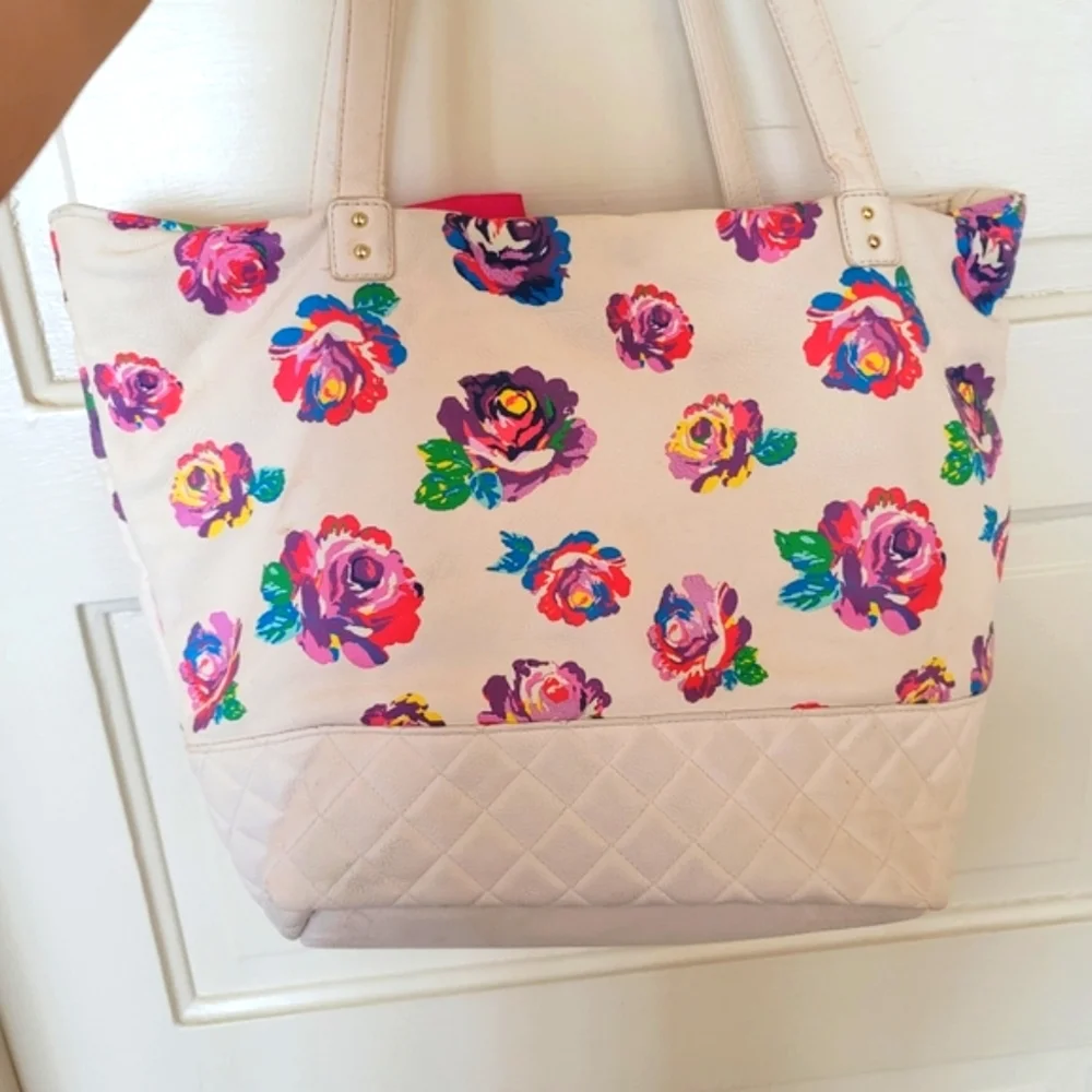 Betsey Johnson floral tote purse/ bag! - Picture 5 of 16